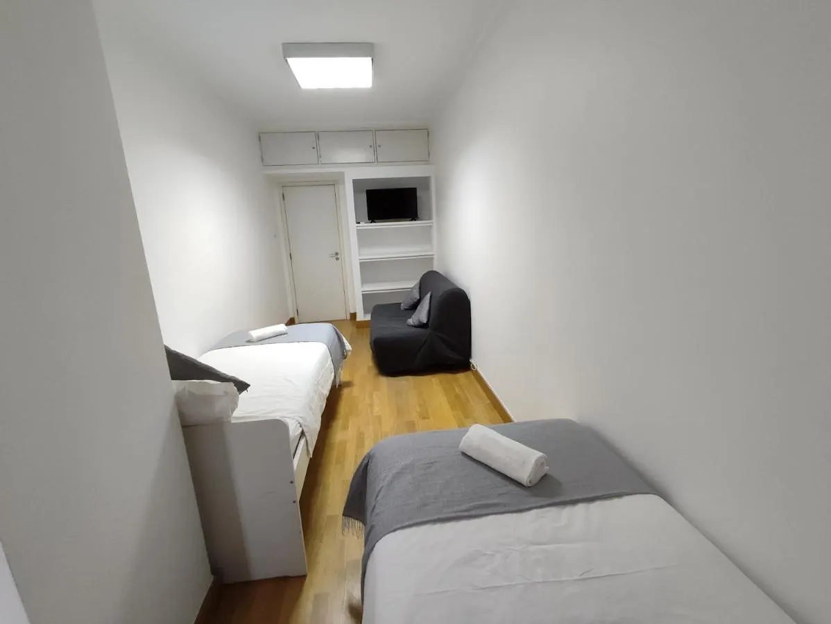 Quarto em Acomodações Particulares Theorynomad Al Lisboa Republica Apartamento Portugal