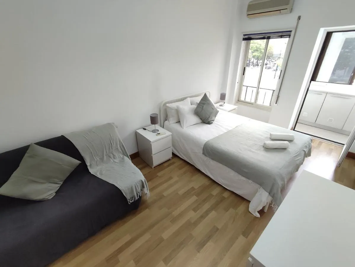 Quarto em Acomodações Particulares Theorynomad Al Lisboa Republica Apartamento