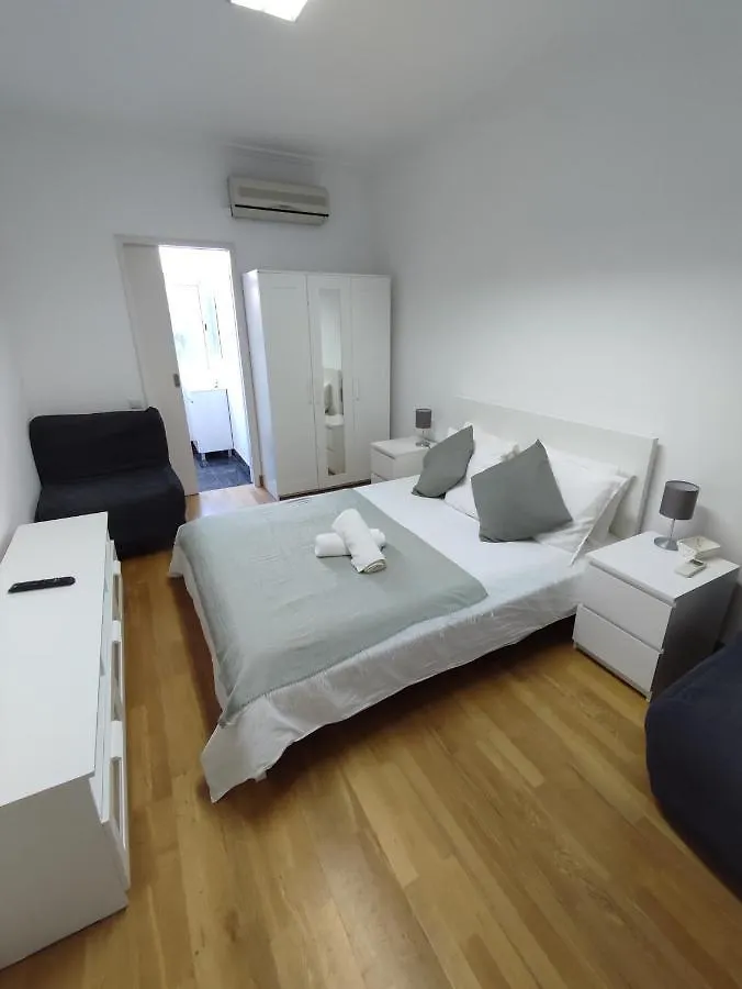 Quarto em Acomodações Particulares Theorynomad Al Lisboa Republica Apartamento